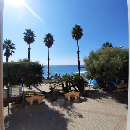 Finestre Sul Mare Villa San Lorenzo al Mare Værelse billede